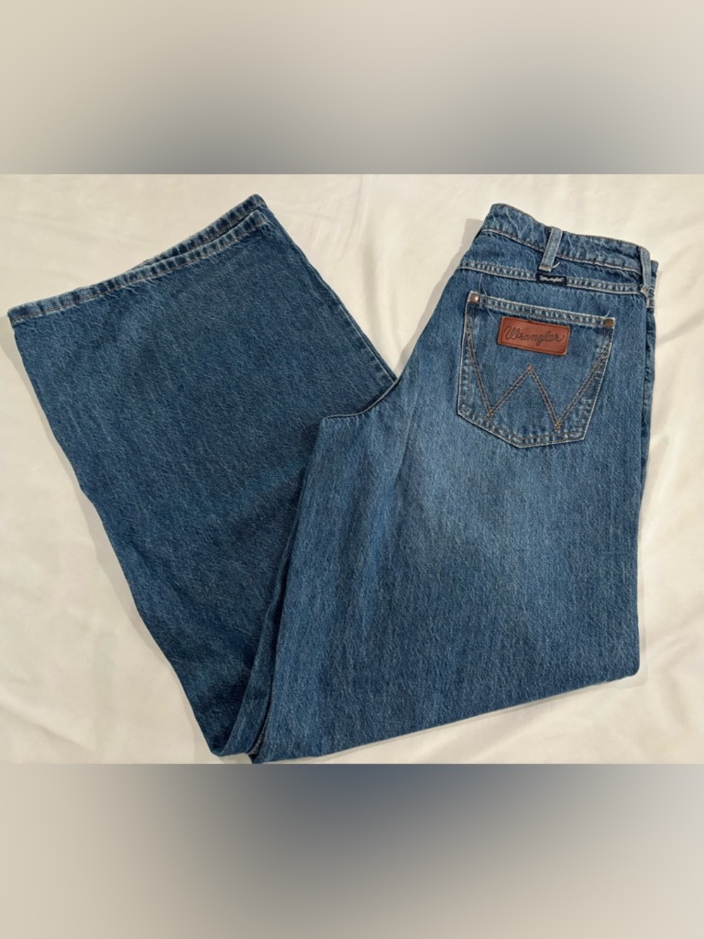 Wrangler Women's Retro High Rise Wide Leg Jeans.